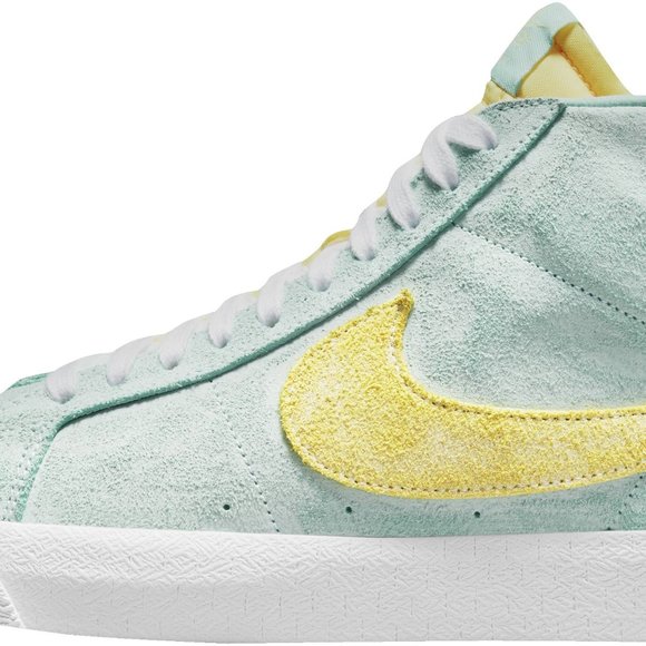 NIB Nike SB Zoom Blazer Mid Prm Lt Dew/Lt Zitron-Green Glow DA1839 300 - Picture 1 of 11